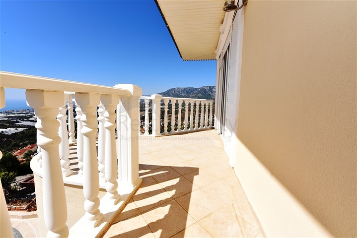 اطلالة بحر -فيلا مستقلة مع مسبح - بسعر منافس - كارجي جاك / الانيا 