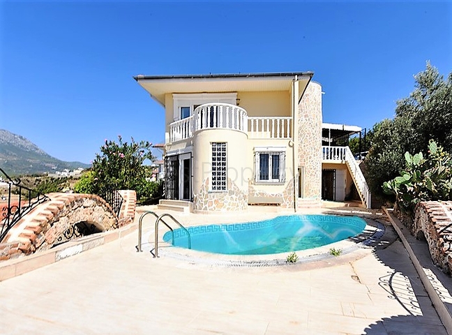 اطلالة بحر -فيلا مستقلة مع مسبح - بسعر منافس - كارجي جاك / الانيا 