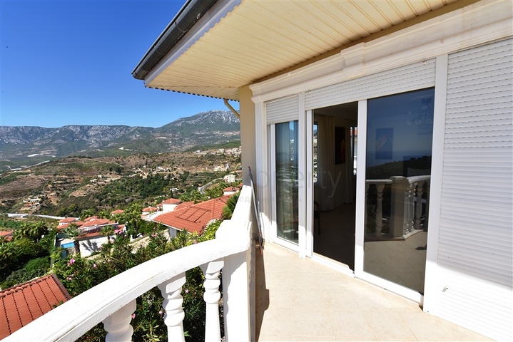 اطلالة بحر -فيلا مستقلة مع مسبح - بسعر منافس - كارجي جاك / الانيا 