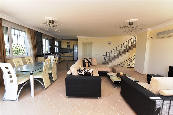 اطلالة بحر -فيلا مستقلة مع مسبح - بسعر منافس - كارجي جاك / الانيا 