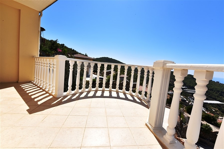 اطلالة بحر -فيلا مستقلة مع مسبح - بسعر منافس - كارجي جاك / الانيا 