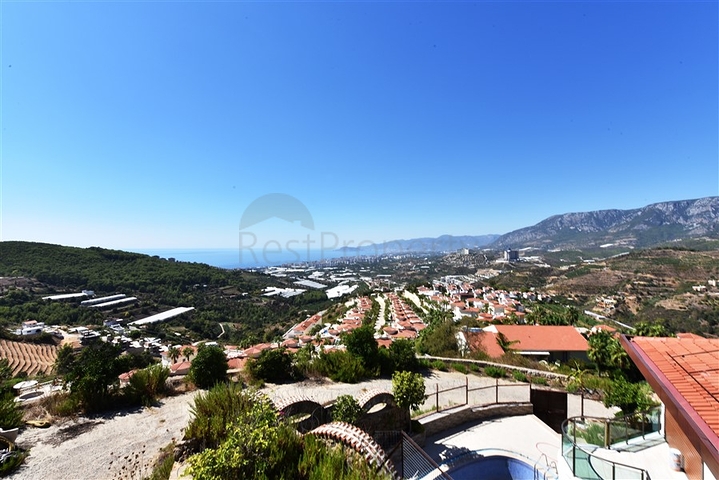 اطلالة بحر -فيلا مستقلة مع مسبح - بسعر منافس - كارجي جاك / الانيا 