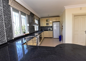 اطلالة بحر -فيلا مستقلة مع مسبح - بسعر منافس - كارجي جاك / الانيا 