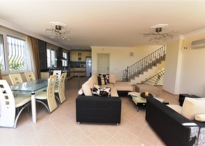 اطلالة بحر -فيلا مستقلة مع مسبح - بسعر منافس - كارجي جاك / الانيا 