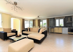 اطلالة بحر -فيلا مستقلة مع مسبح - بسعر منافس - كارجي جاك / الانيا 