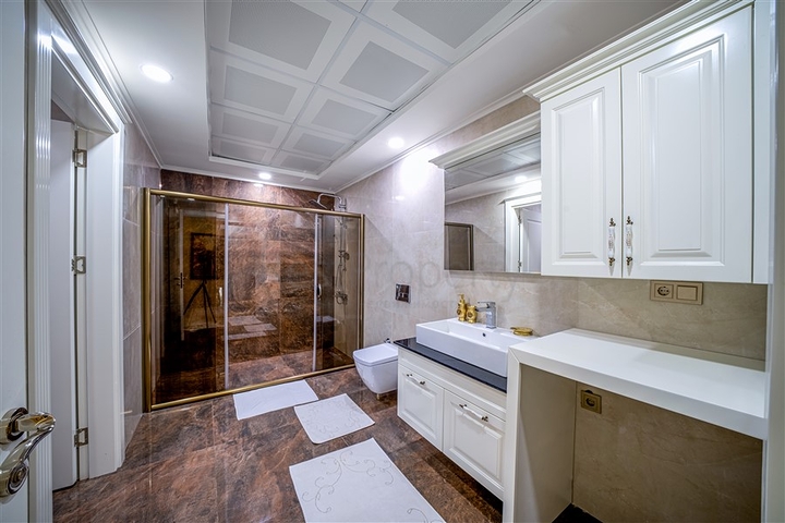 اطلالة بحر - دوبلكس فاخرة - ضمن مجمع 5 نجوم - كارجي جاك / الانيا 