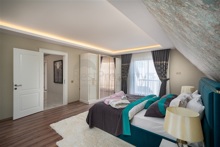 اطلالة بحر - دوبلكس فاخرة - ضمن مجمع 5 نجوم - كارجي جاك / الانيا 