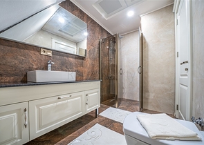 اطلالة بحر - دوبلكس فاخرة - ضمن مجمع 5 نجوم - كارجي جاك / الانيا 