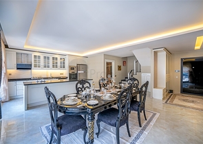 اطلالة بحر - دوبلكس فاخرة - ضمن مجمع 5 نجوم - كارجي جاك / الانيا 