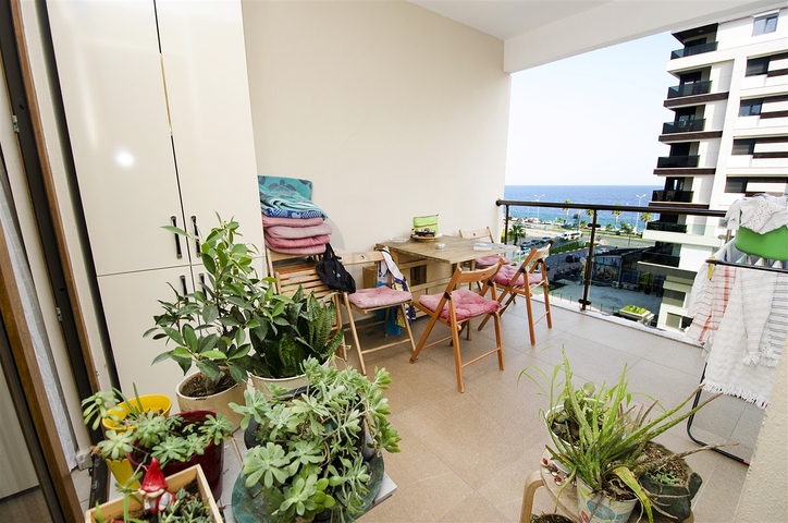 شقة واسعة 3 + 1 مطلة على البحر في كونيالتي