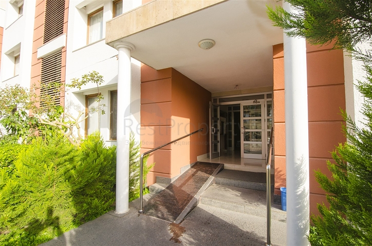 شقة واسعة 3 + 1 مطلة على البحر في كونيالتي