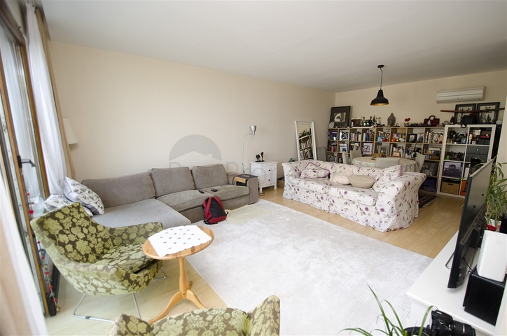 شقة واسعة 3 + 1 مطلة على البحر في كونيالتي