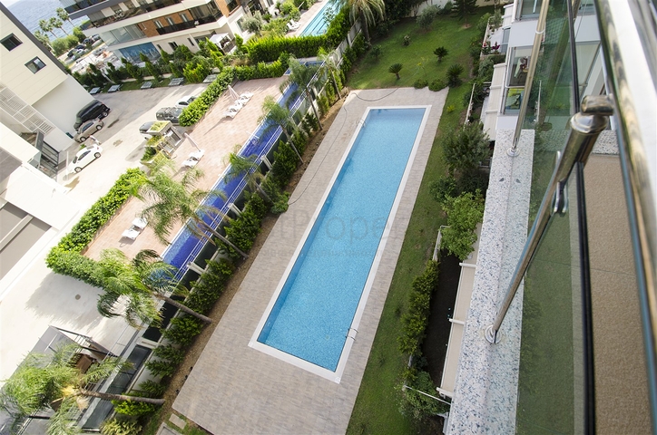 شقة واسعة 3 + 1 مطلة على البحر في كونيالتي