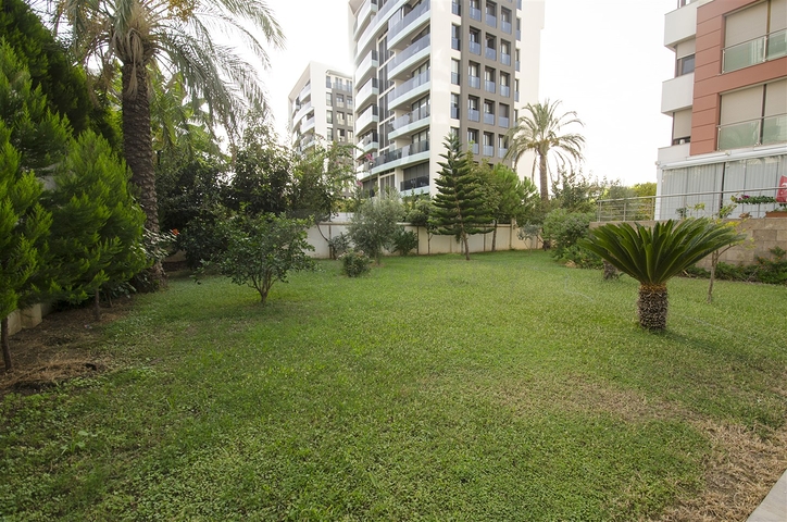 شقة واسعة 3 + 1 مطلة على البحر في كونيالتي