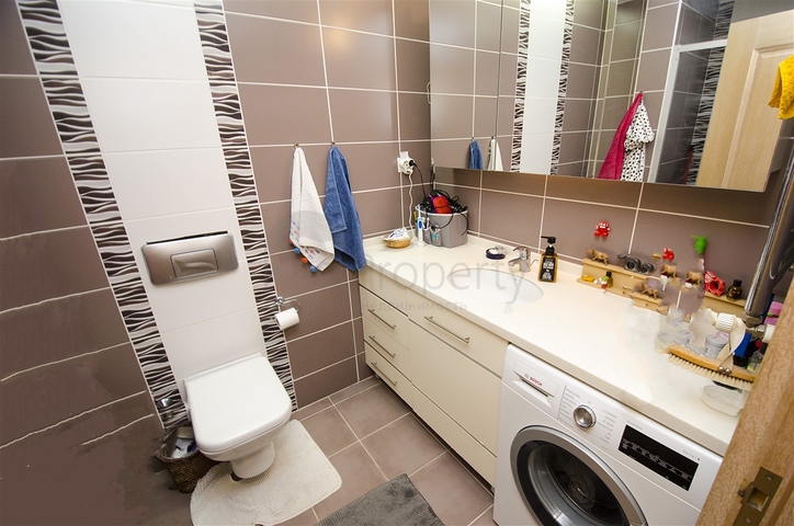 شقة واسعة 3 + 1 مطلة على البحر في كونيالتي