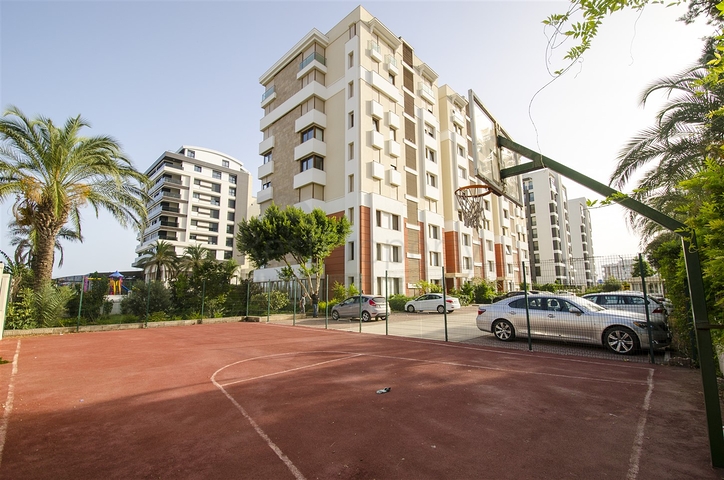 شقة واسعة 3 + 1 مطلة على البحر في كونيالتي