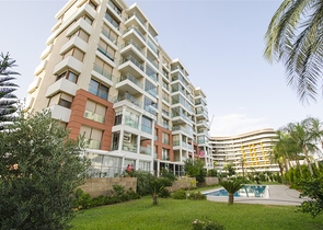 شقة واسعة 3 + 1 مطلة على البحر في كونيالتي