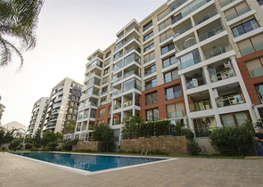 شقة واسعة 3 + 1 مطلة على البحر في كونيالتي