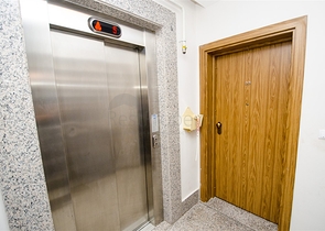 شقة واسعة 3 + 1 مطلة على البحر في كونيالتي