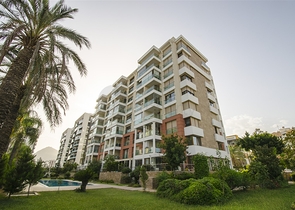 شقة واسعة 3 + 1 مطلة على البحر في كونيالتي