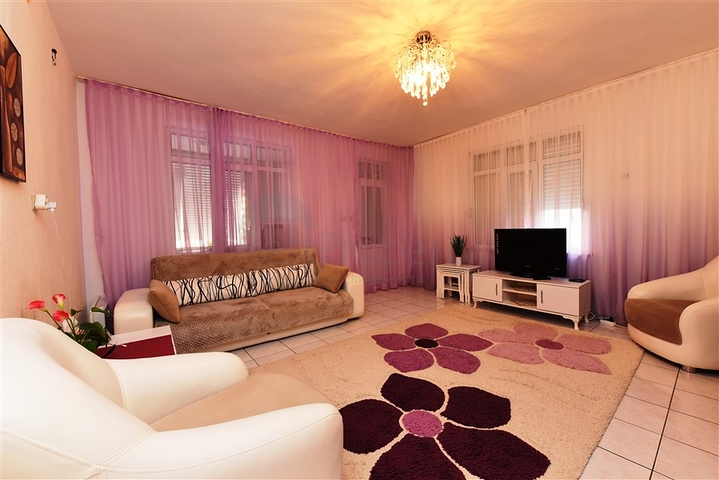 شقة غرفتين وصالة - مطبخ منفصل - مفروشة - في مهموتلار / الانيا 