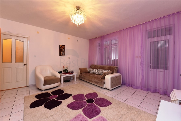 شقة غرفتين وصالة - مطبخ منفصل - مفروشة - في مهموتلار / الانيا 