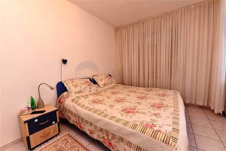 شقة غرفتين وصالة - مطبخ منفصل - مفروشة - في مهموتلار / الانيا 