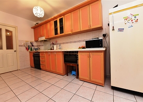 شقة غرفتين وصالة - مطبخ منفصل - مفروشة - في مهموتلار / الانيا 