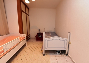 شقة غرفتين وصالة - مطبخ منفصل - مفروشة - في مهموتلار / الانيا 