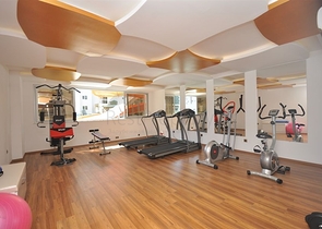 طابق مرتفع - شقة مفروشة - غرفة وصالة - مجمع مميز بخدمات  5 نجوم- مهموتلار / الانيا 