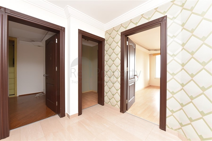 فيلا اطلالة بحر في الانيا - 4 غرف وصالة - ضمن مركز الانيا 