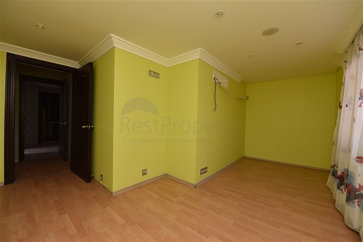 فيلا اطلالة بحر في الانيا - 4 غرف وصالة - ضمن مركز الانيا 