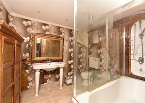 فيلا اطلالة بحر في الانيا - 4 غرف وصالة - ضمن مركز الانيا 