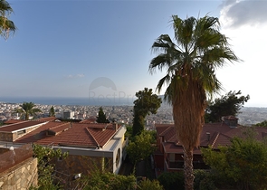 فيلا اطلالة بحر في الانيا - 4 غرف وصالة - ضمن مركز الانيا 