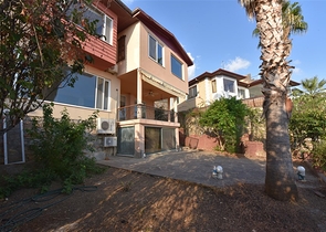 فيلا اطلالة بحر في الانيا - 4 غرف وصالة - ضمن مركز الانيا 