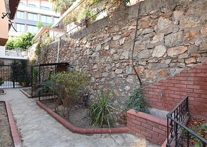 فيلا اطلالة بحر في الانيا - 4 غرف وصالة - ضمن مركز الانيا 