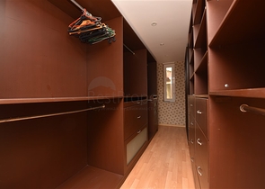 فيلا اطلالة بحر في الانيا - 4 غرف وصالة - ضمن مركز الانيا 