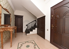 فيلا اطلالة بحر في الانيا - 4 غرف وصالة - ضمن مركز الانيا 