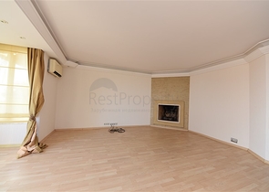 فيلا اطلالة بحر في الانيا - 4 غرف وصالة - ضمن مركز الانيا 