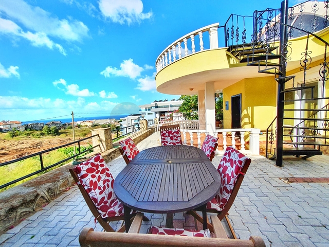 اطلالة بحر - فيلا مستقلة من تصميم 3 غرف وصالة - في كارجي جاك / الانيا 