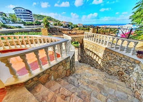 اطلالة بحر - فيلا مستقلة من تصميم 3 غرف وصالة - في كارجي جاك / الانيا 