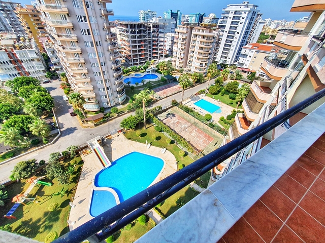 طابق مرتفع - دوبلكس واسعة 4 غرف وصالة -بسعر مميز - في مهموتلار / الانيا 