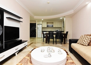 اطلالة على المسبح - شقة 2 غرفة وصالة - ضمن مجمع يضم كافة الخدمات - مهموتلار / الانيا 