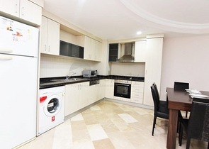 اطلالة على المسبح - شقة 2 غرفة وصالة - ضمن مجمع يضم كافة الخدمات - مهموتلار / الانيا 