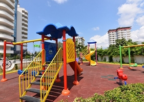 اطلالة على المسبح - شقة 2 غرفة وصالة - ضمن مجمع يضم كافة الخدمات - مهموتلار / الانيا 