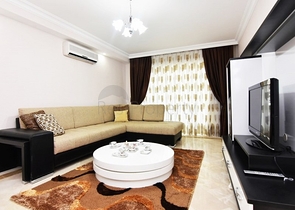 اطلالة على المسبح - شقة 2 غرفة وصالة - ضمن مجمع يضم كافة الخدمات - مهموتلار / الانيا 