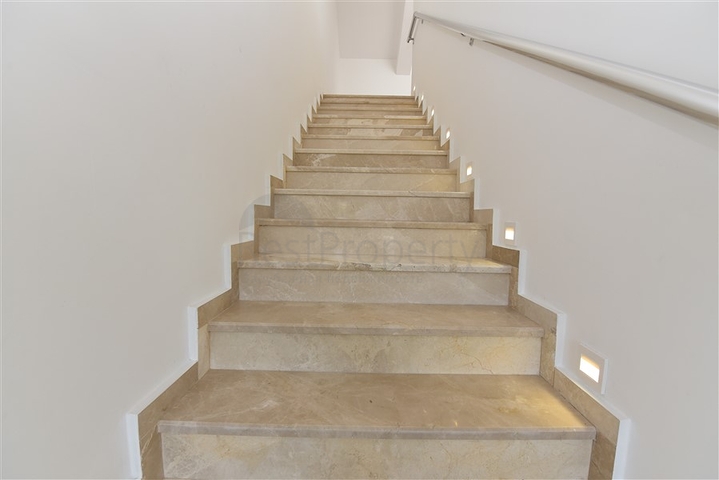 منزل للعطلات- دوبلكس باطلالة على الطبيعة الخضراء -3 غرف وصالة -في كوناكليه / الانيا /