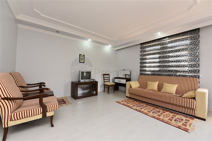 ارخص شقة في الانيا - غرفة وصالة مفروشة - اطلالة ساحرة - في ديمرتاش  / الانيا 