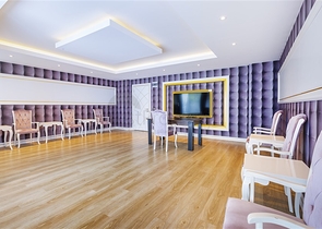 اطلالة بحر - شقة ضمن مجمع فاخر - تصميم 1+1 - في مهموتلار / الانيا 