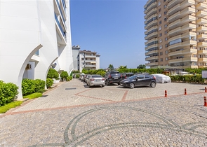 اطلالة بحر - شقة ضمن مجمع فاخر - تصميم 1+1 - في مهموتلار / الانيا 